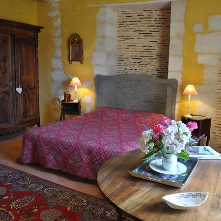 Chateau La Gentilhommiere Du Puits Notre-Dame 30 Rue De L'Eglise 24110 Saint Leon Sur L'Isle エクステリア 写真