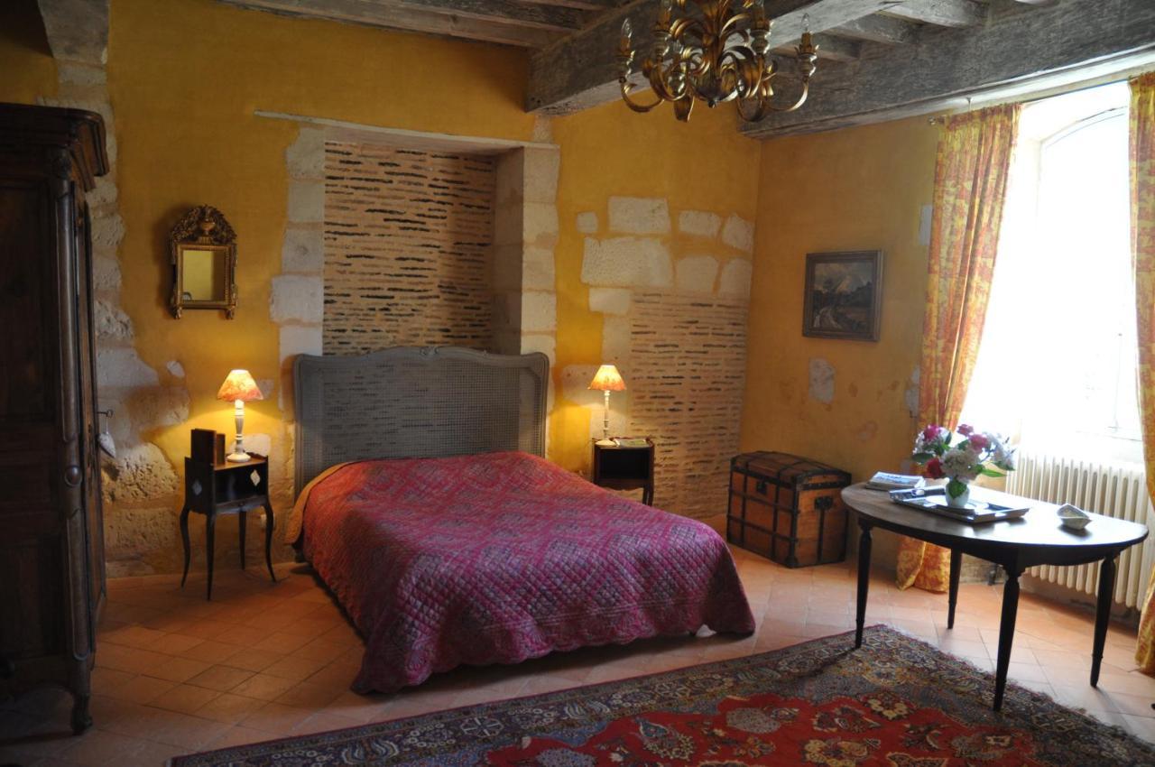 Chateau La Gentilhommiere Du Puits Notre-Dame 30 Rue De L'Eglise 24110 Saint Leon Sur L'Isle エクステリア 写真