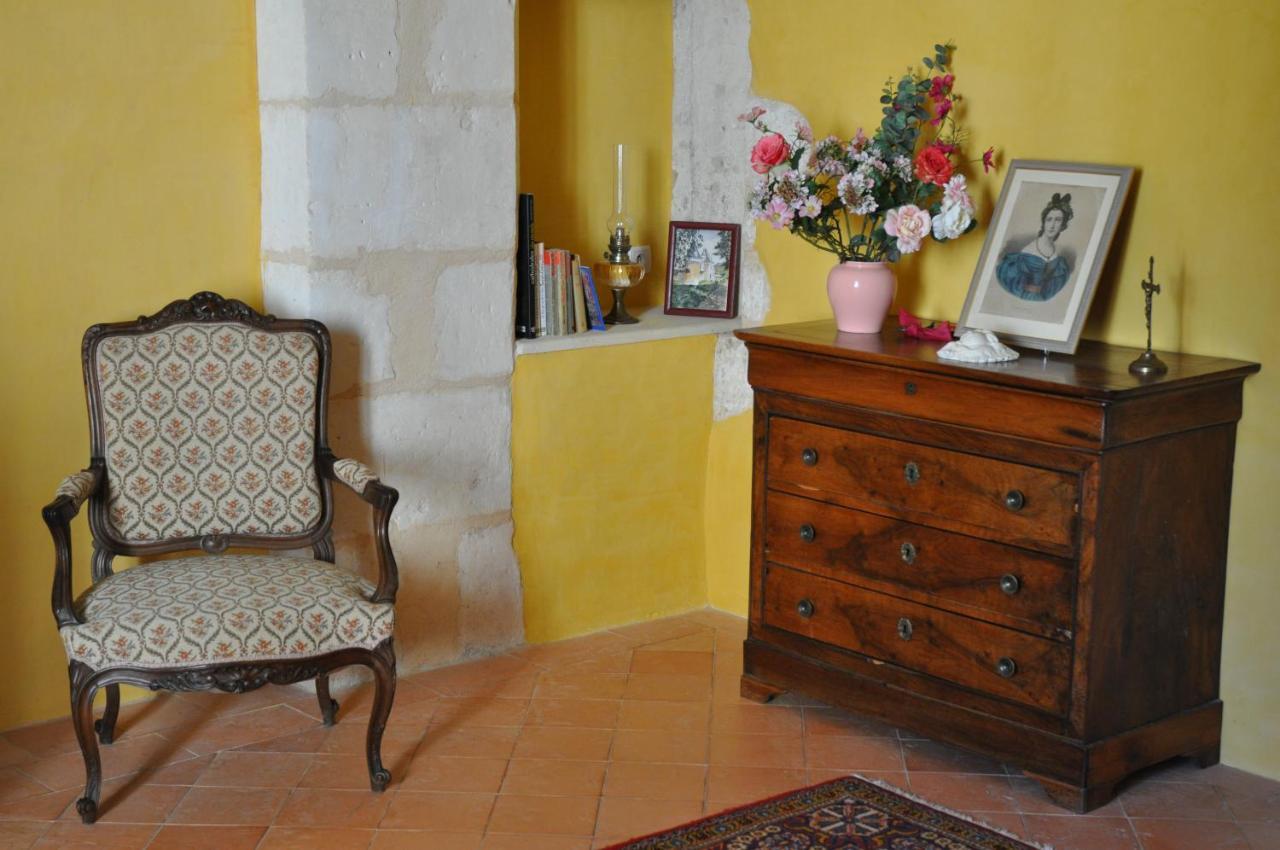 Chateau La Gentilhommiere Du Puits Notre-Dame 30 Rue De L'Eglise 24110 Saint Leon Sur L'Isle エクステリア 写真