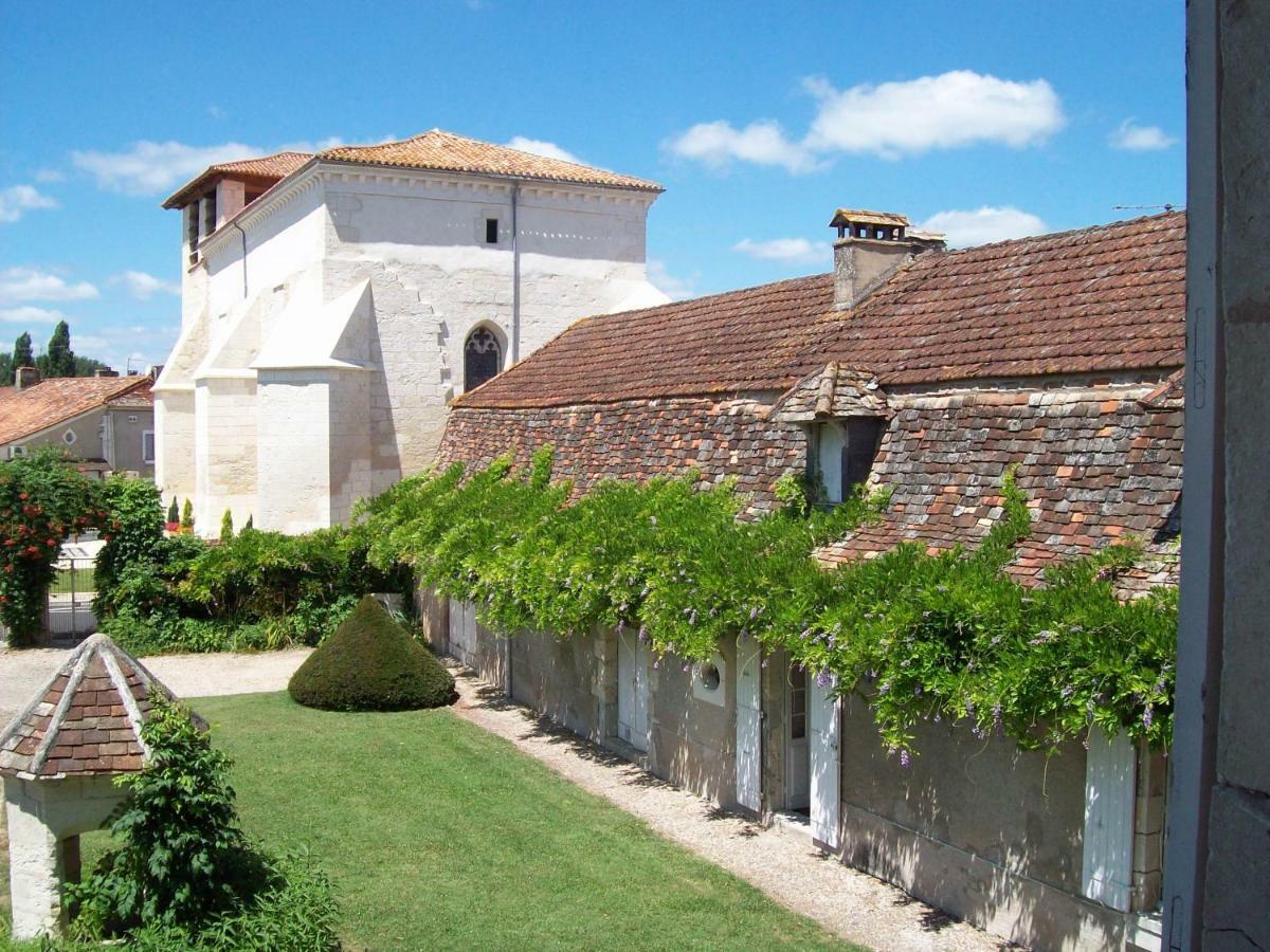 Chateau La Gentilhommiere Du Puits Notre-Dame 30 Rue De L'Eglise 24110 Saint Leon Sur L'Isle エクステリア 写真