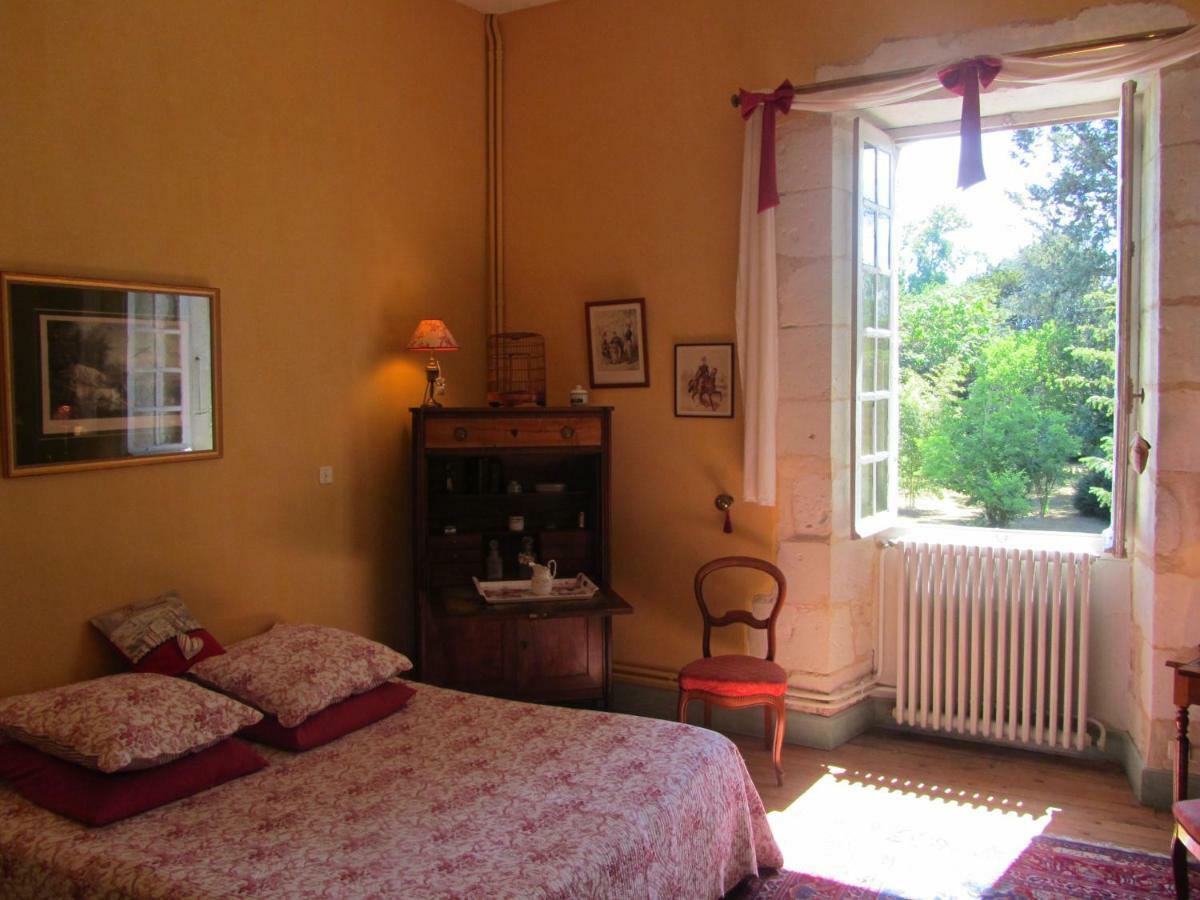 Chateau La Gentilhommiere Du Puits Notre-Dame 30 Rue De L'Eglise 24110 Saint Leon Sur L'Isle エクステリア 写真