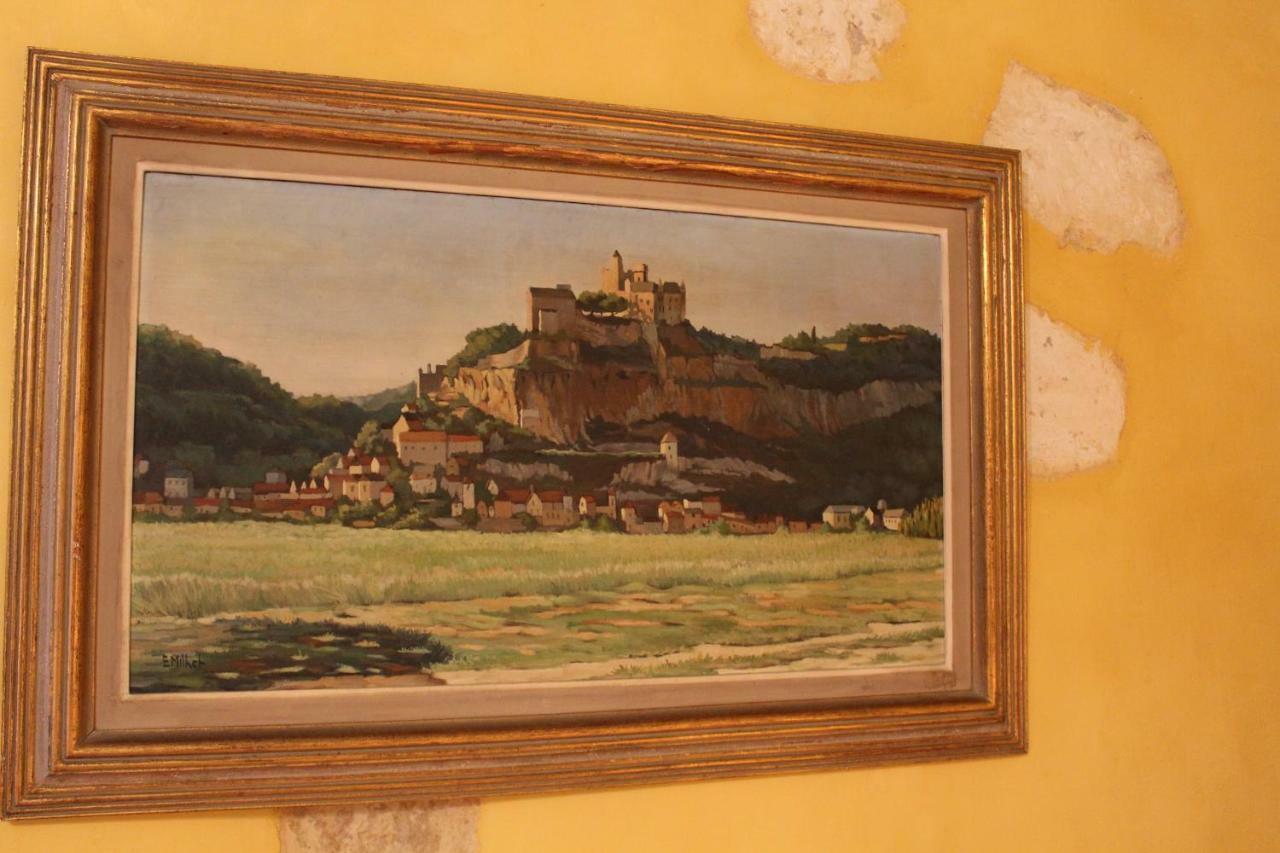 Chateau La Gentilhommiere Du Puits Notre-Dame 30 Rue De L'Eglise 24110 Saint Leon Sur L'Isle エクステリア 写真