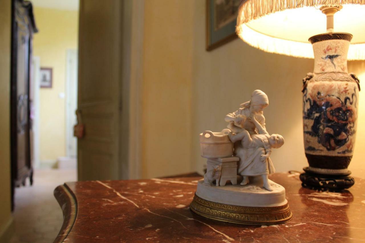Chateau La Gentilhommiere Du Puits Notre-Dame 30 Rue De L'Eglise 24110 Saint Leon Sur L'Isle エクステリア 写真
