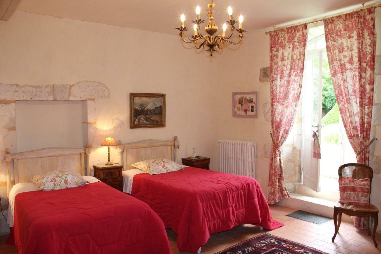 Chateau La Gentilhommiere Du Puits Notre-Dame 30 Rue De L'Eglise 24110 Saint Leon Sur L'Isle エクステリア 写真