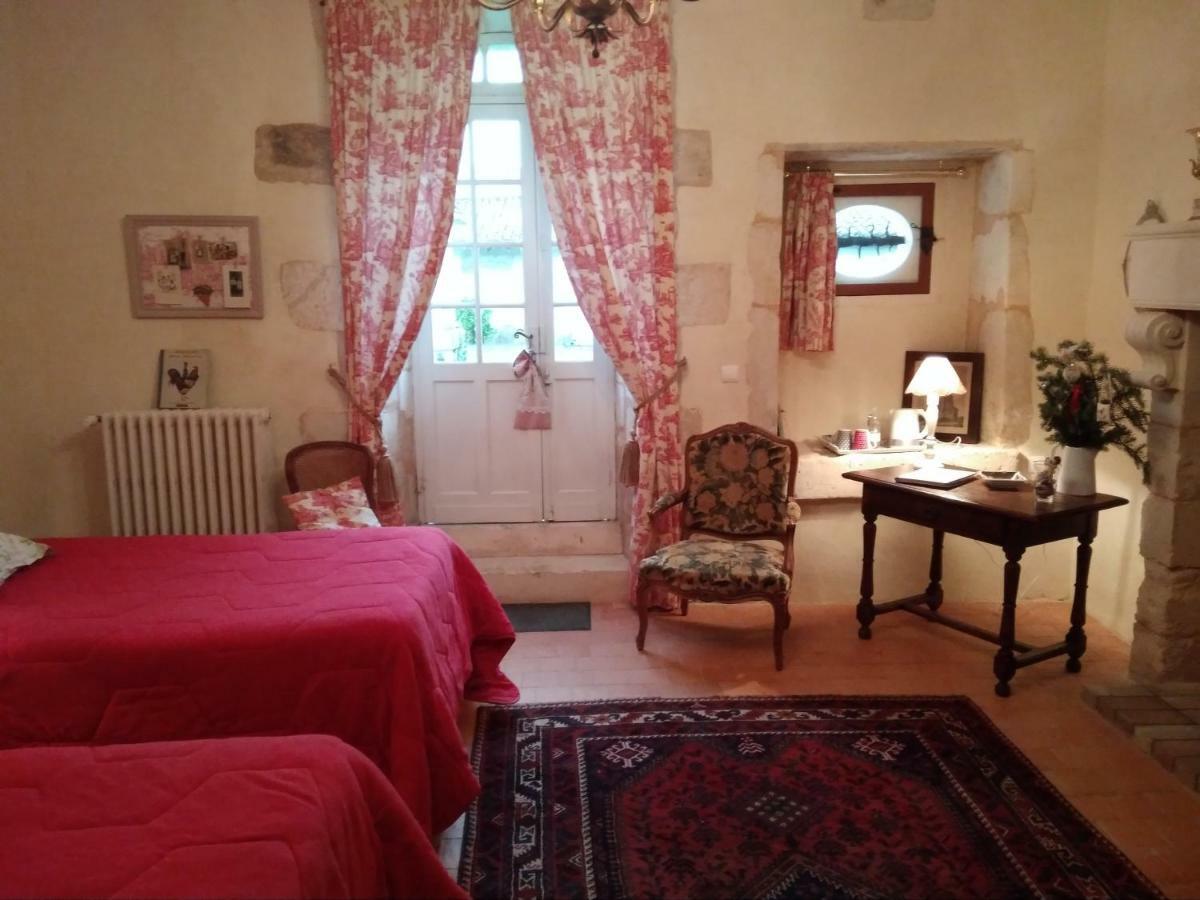 Chateau La Gentilhommiere Du Puits Notre-Dame 30 Rue De L'Eglise 24110 Saint Leon Sur L'Isle エクステリア 写真