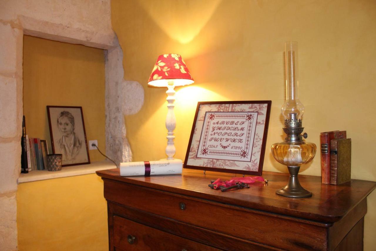 Chateau La Gentilhommiere Du Puits Notre-Dame 30 Rue De L'Eglise 24110 Saint Leon Sur L'Isle エクステリア 写真
