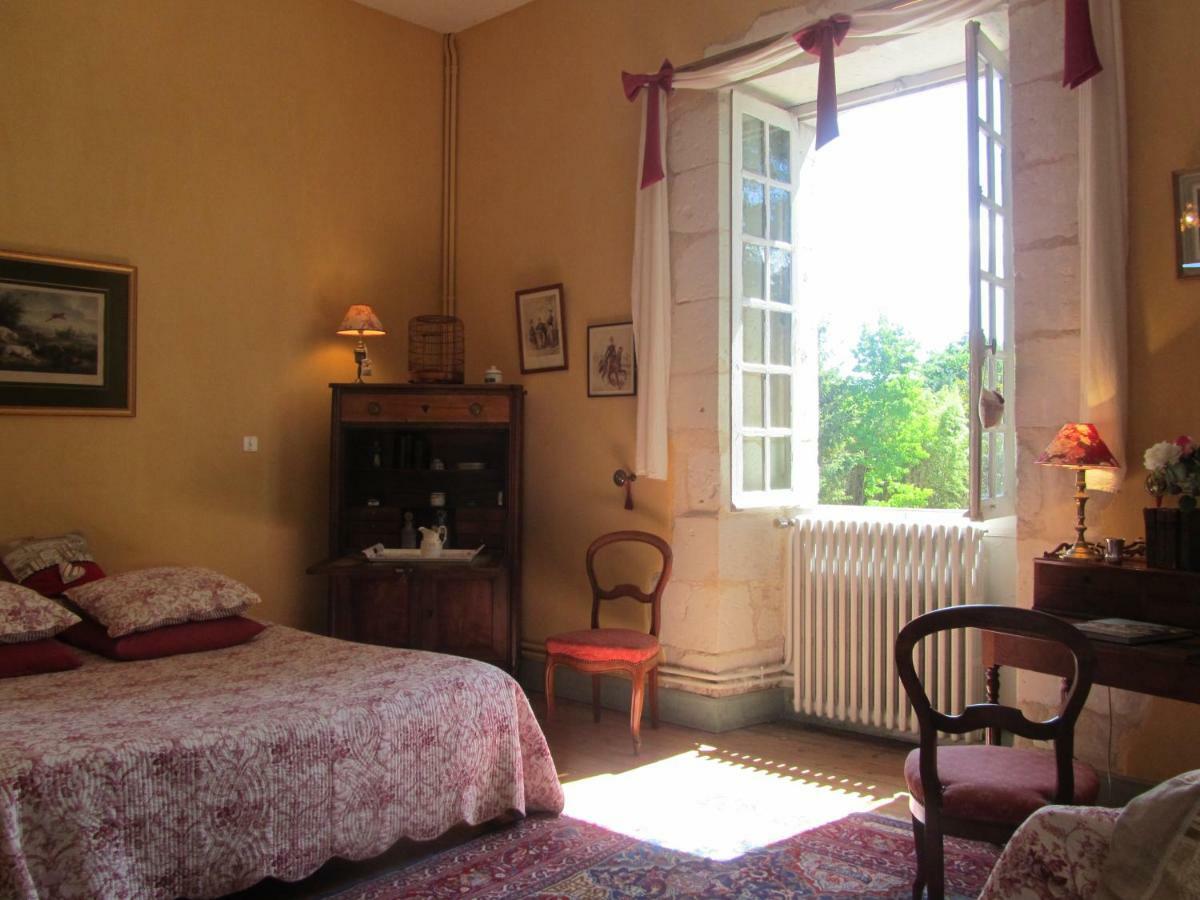 Chateau La Gentilhommiere Du Puits Notre-Dame 30 Rue De L'Eglise 24110 Saint Leon Sur L'Isle エクステリア 写真